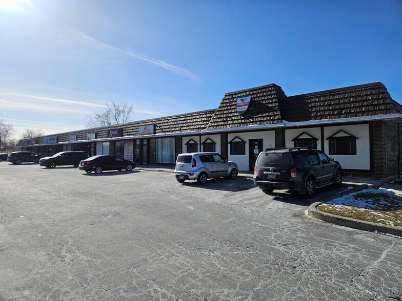 Primary Photo Of 601-619 E 170th St, South Holland General Retail For Sale