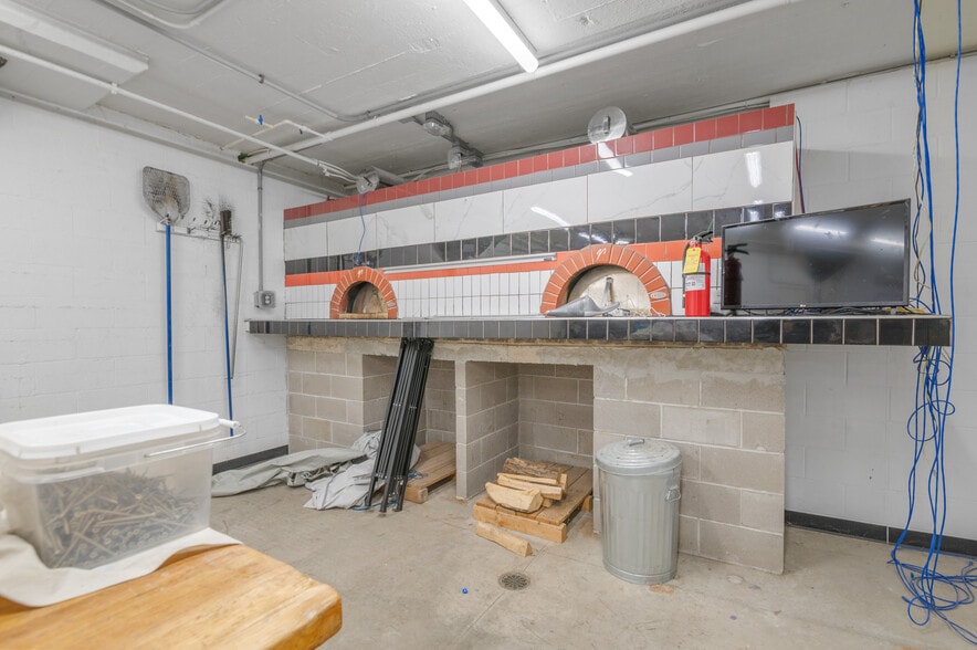 More Photos Of 815 Chicago St, Green Bay Industrial For Sale