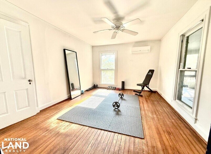 More Photos Of 4 S 1st St, Denton Specialty For Sale