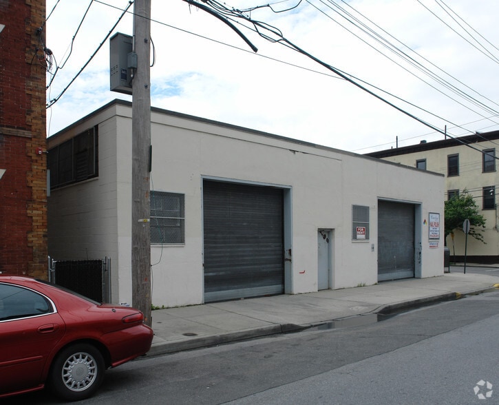 More Photos Of 294 Union Ave, New Rochelle Showroom For Lease