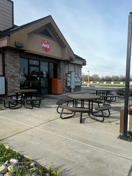 More Photos Of 380 N 2000 W, Marriott Slaterville Storefront For Sale