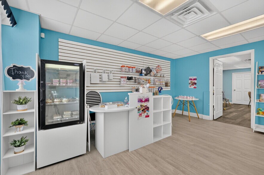 More Photos Of 3207-3229 13th St, Saint Cloud General Retail For Sale