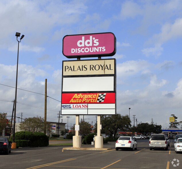 More Photos Of 431-439 Uvalde Rd, Houston Unknown For Lease