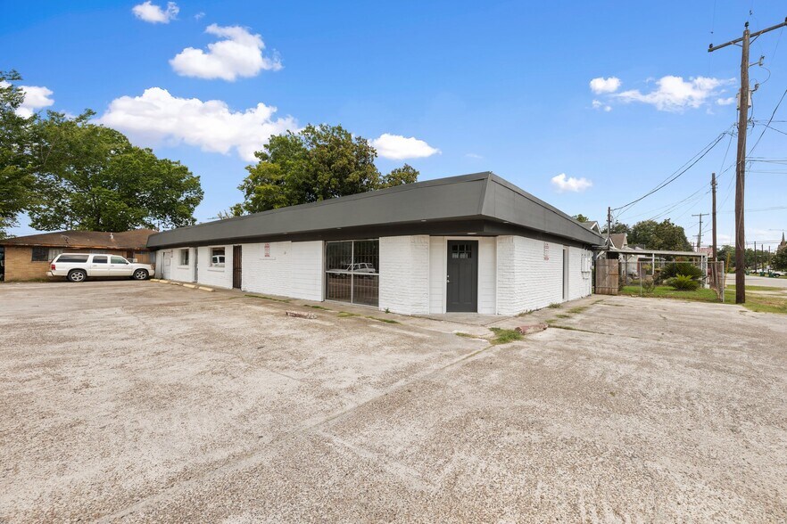 Primary Photo Of 1117 Collingsworth St, Houston Freestanding For Lease