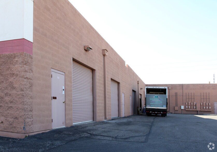 More Photos Of 1801 S Alvernon Way, Tucson General Retail For Lease