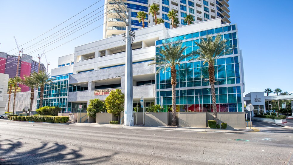 More Photos Of 2700 Las Vegas Blvd, Las Vegas Apartments For Lease