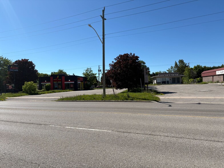 More Photos Of 327 Atherley Rd, Orillia Fast Food For Sale