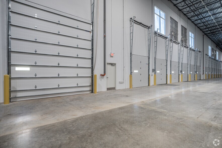 More Photos Of 151 Logistics Pky NE, White Distribution For Lease