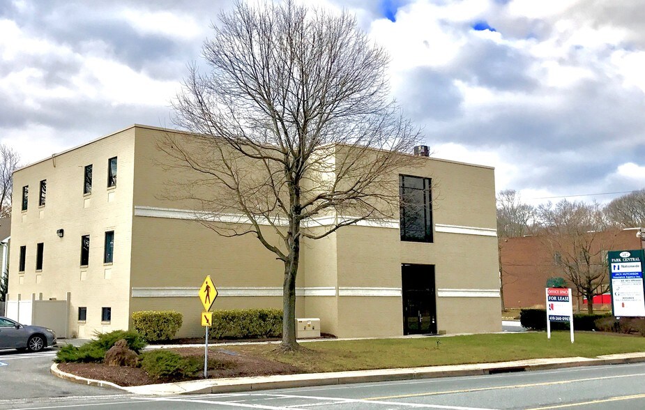 More Photos Of 517 Benfield Rd, Severna Park Office For Lease