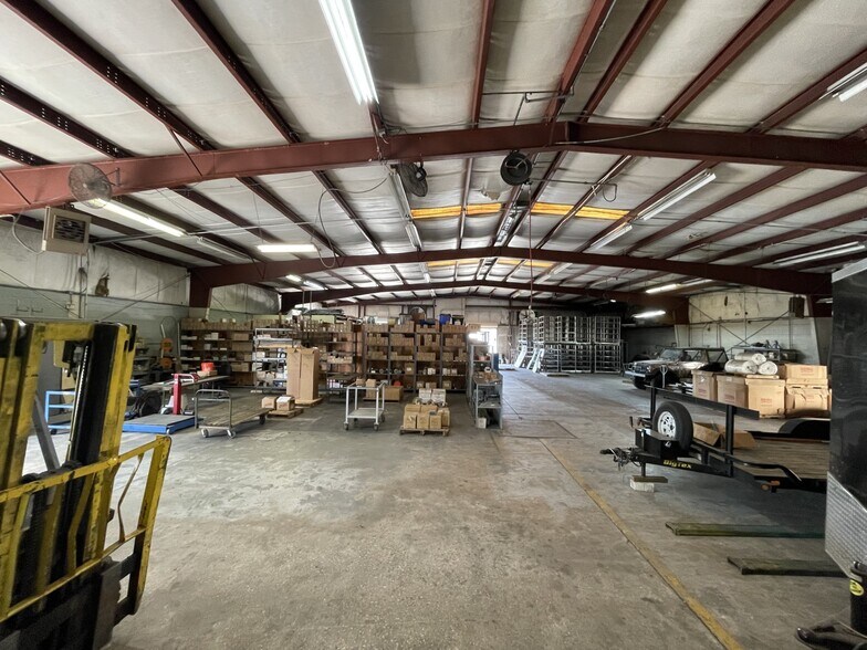 More Photos Of 3489 All American Blvd, Orlando Warehouse For Lease