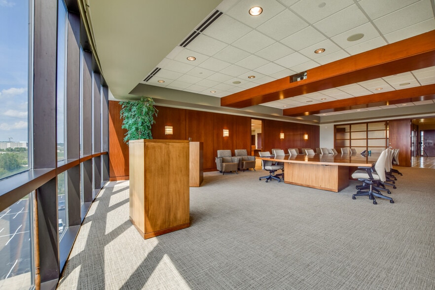 More Photos Of 10 Terrace Ct, Madison Office For Lease