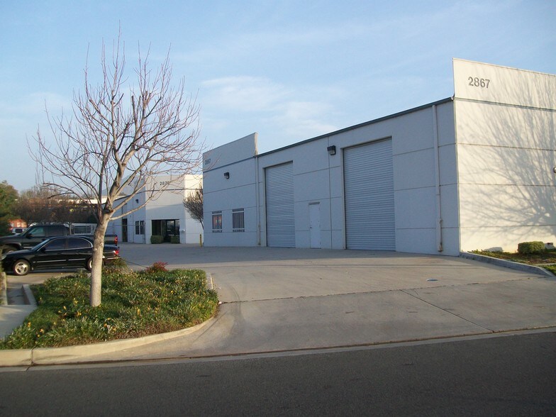 More Photos Of 2867 Sampson Ave, Corona Warehouse For Lease