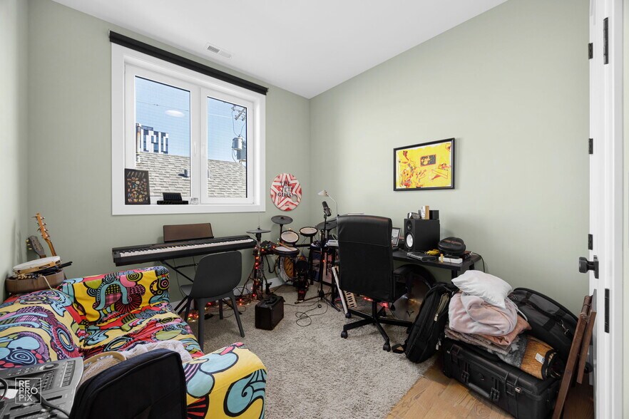 More Photos Of 1653 W Division St, Chicago Storefront Retail Residential For Sale