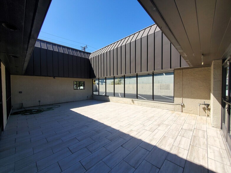 More Photos Of 14211 Beach Blvd, Westminster Freestanding For Lease