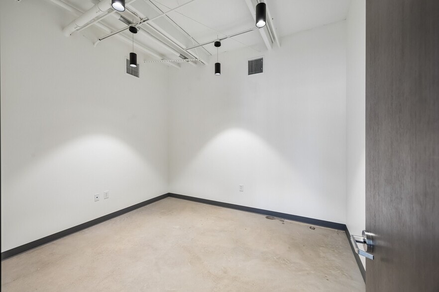 More Photos Of 4521 N Main St, Houston Medical For Lease