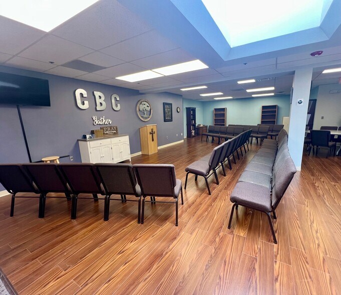 More Photos Of 385 Gentry Way, Reno Office For Sale