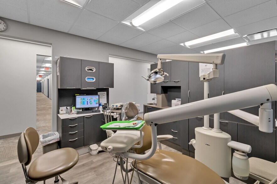 More Photos Of 4233-4227 Maple Rd, Buffalo Medical For Sale