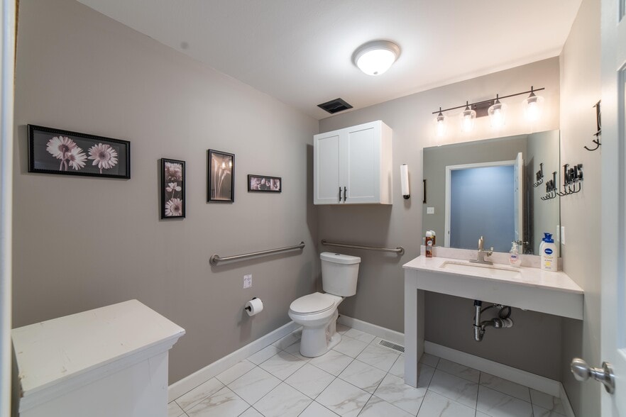 More Photos Of 1514 Caulks Hill Rd, Saint Charles Office For Lease