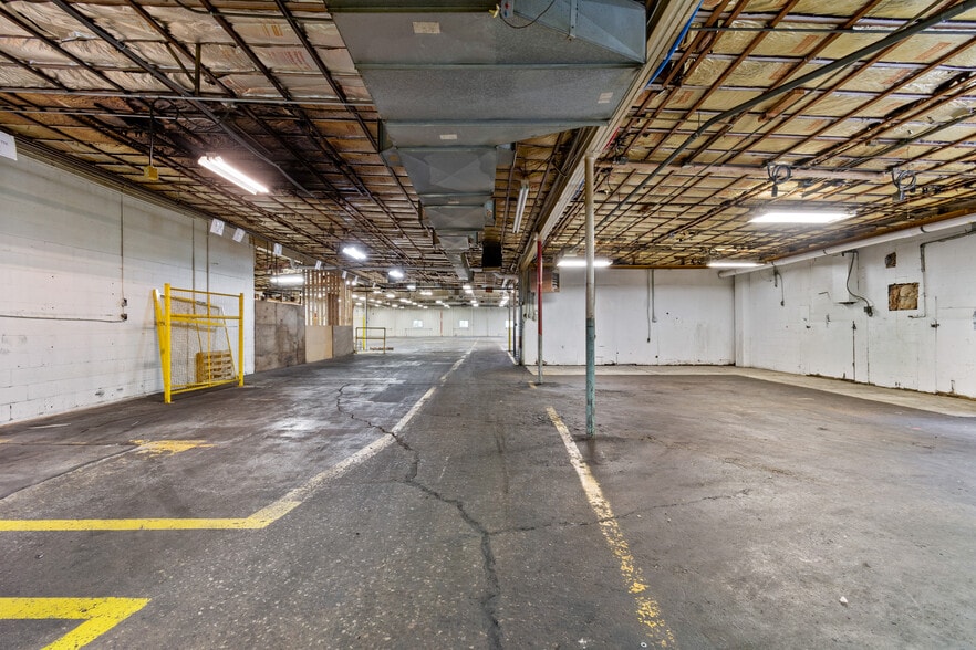 More Photos Of 137 Touby Ct, Mansfield Warehouse For Sale