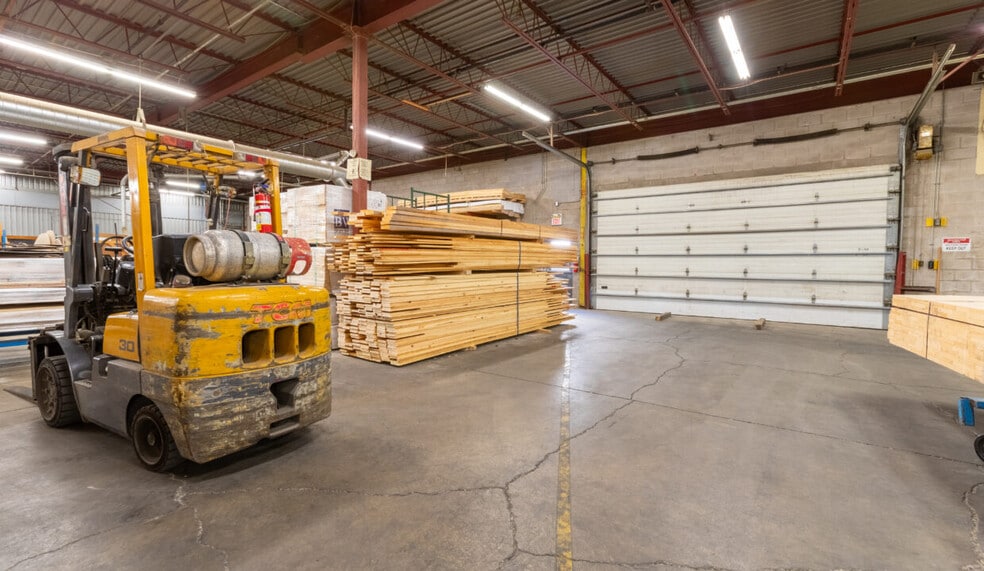 More Photos Of 888 Guelph St, Kitchener Manufacturing For Lease