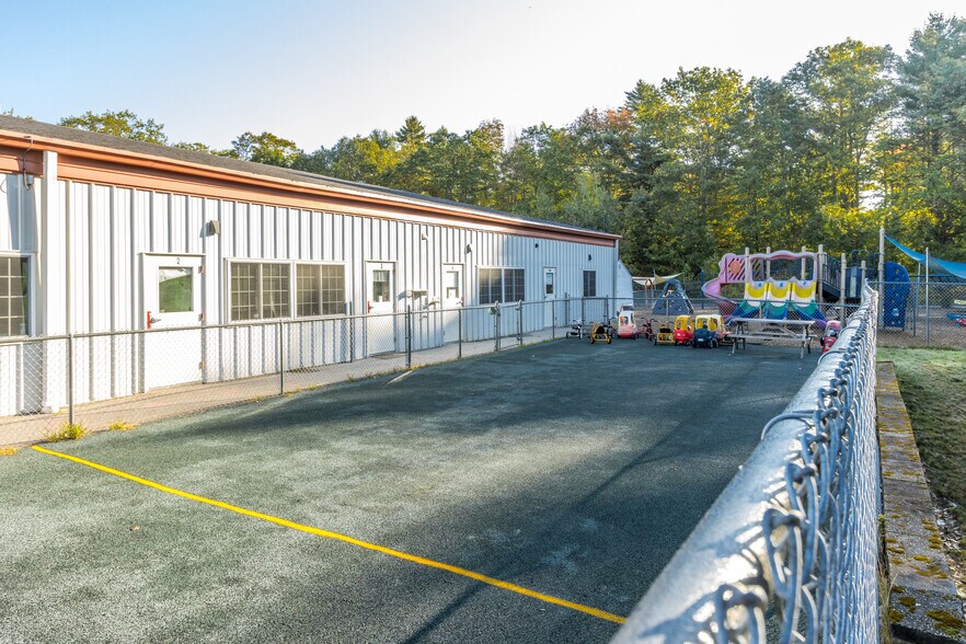 More Photos Of 5 Willey Rd, Saco General Retail For Sale