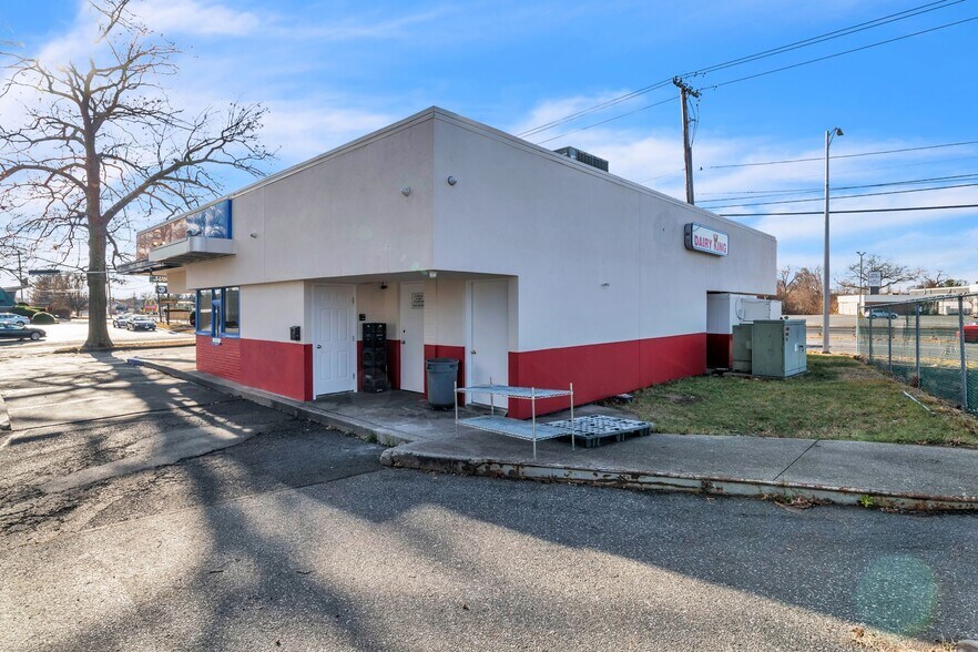 More Photos Of 1535 Memorial Dr, Chicopee Restaurant For Sale