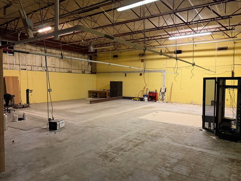 More Photos Of 225 Dupont Dr, Providence Research And Development For Sale