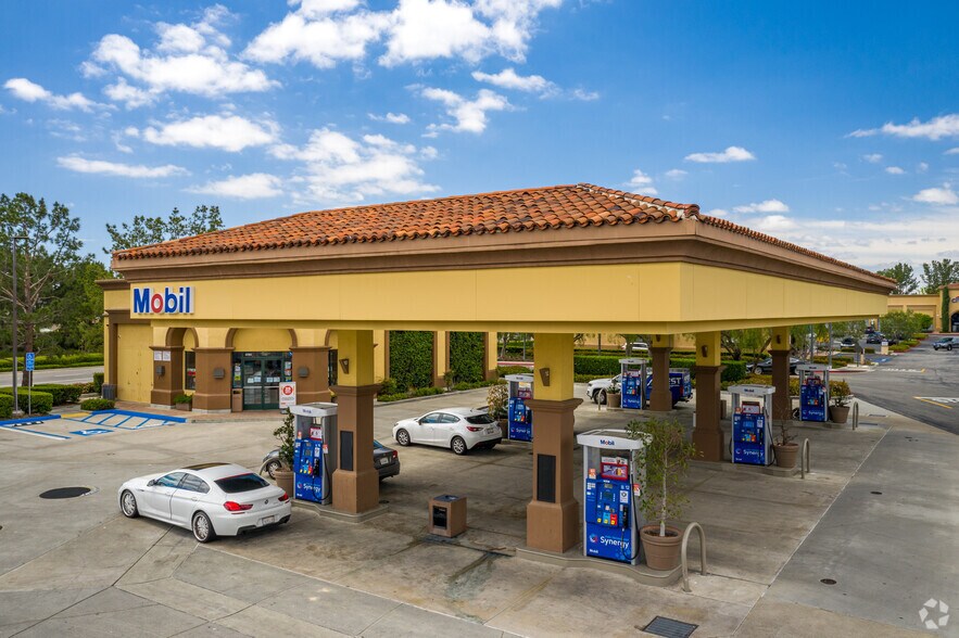 More Photos Of 5521-5715 Alton Pky, Irvine General Retail For Lease