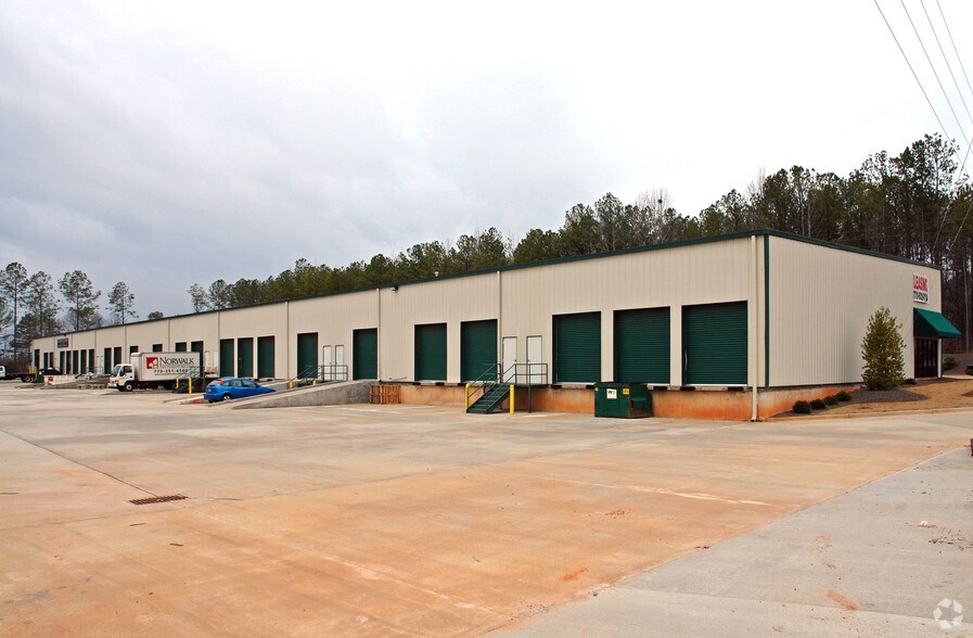 More Photos Of 535 Pine Rd, Newnan Warehouse For Lease
