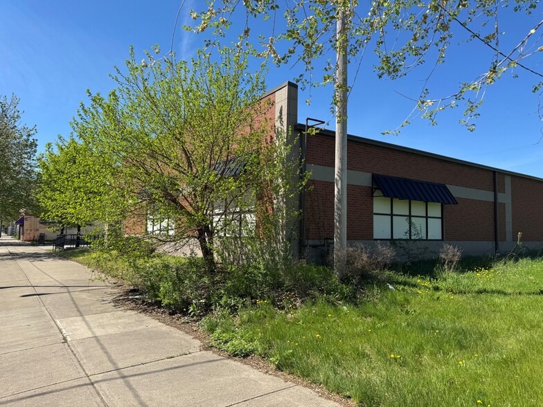 More Photos Of 2272 E 55th St, Cleveland Freestanding For Sale