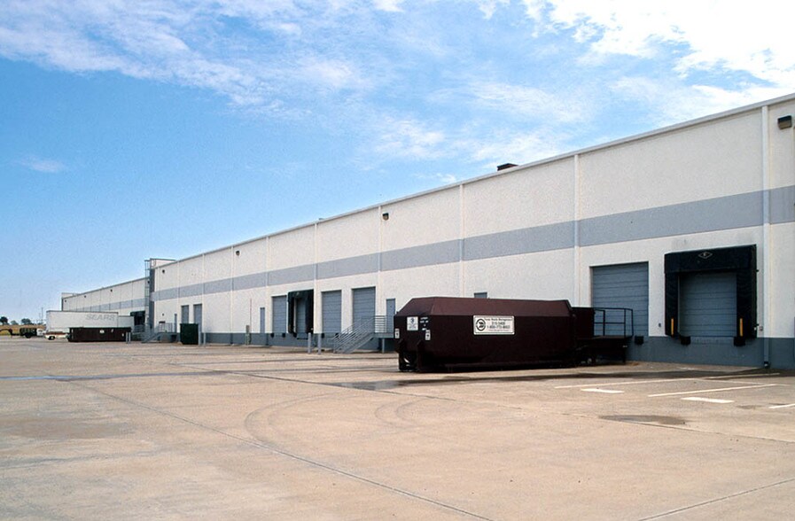 More Photos Of 8105 N Belt Line Rd, Irving Flex For Lease