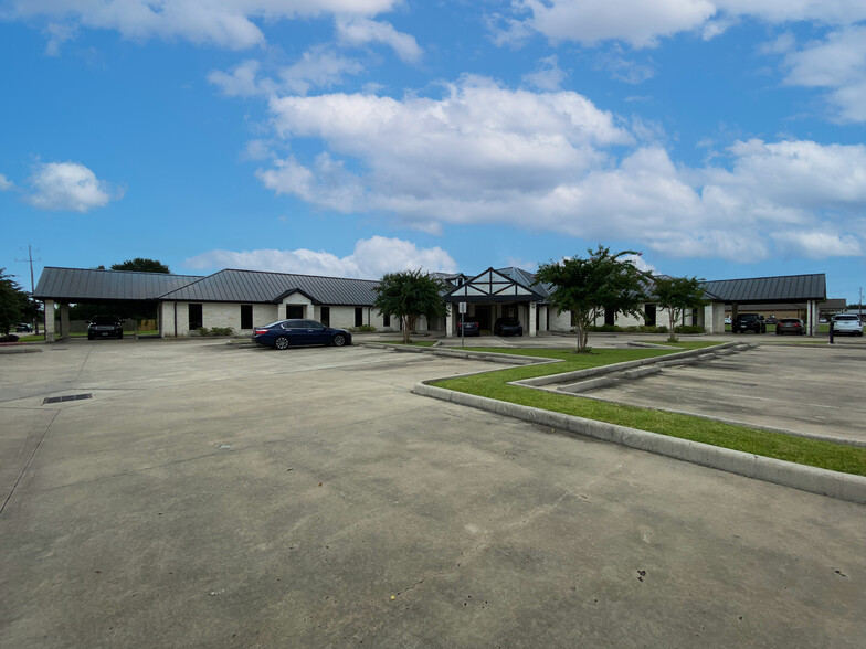 Primary Photo Of 2307 W Baker Rd, Baytown Medical For Lease