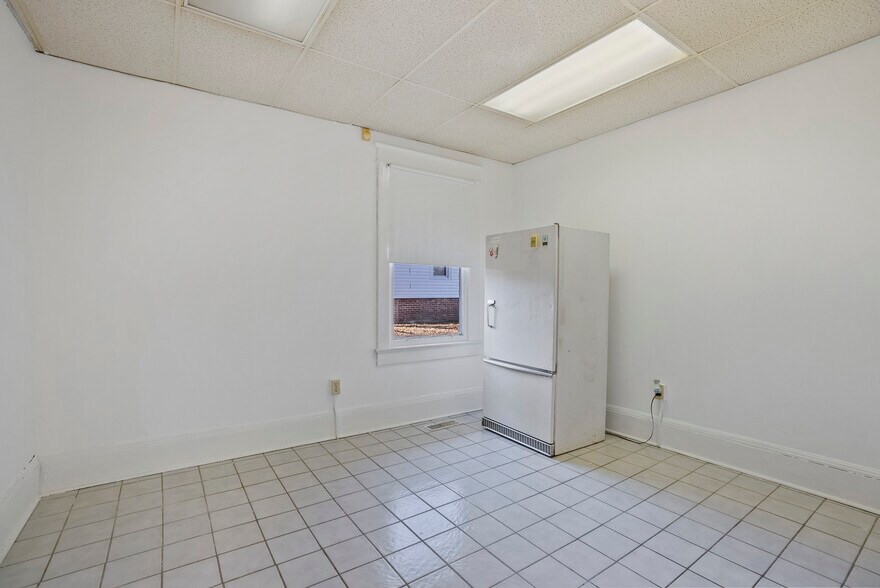More Photos Of 611 Carthage St, Sanford Medical For Lease