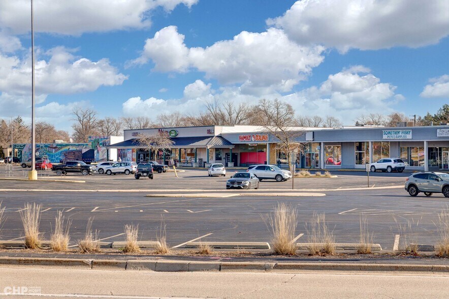 More Photos Of 65 E Grand Ave, Fox Lake Unknown For Lease