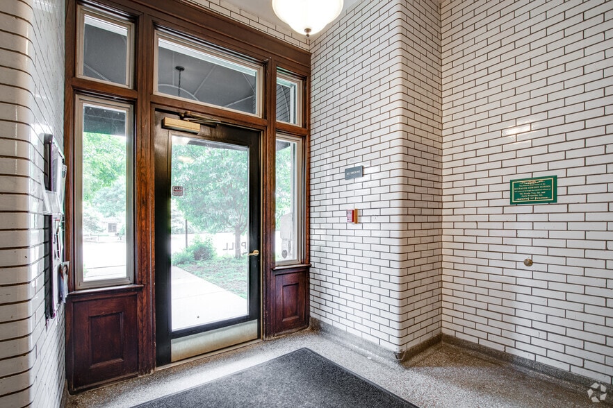 More Photos Of 1619 Dayton Ave, Saint Paul Medical For Lease