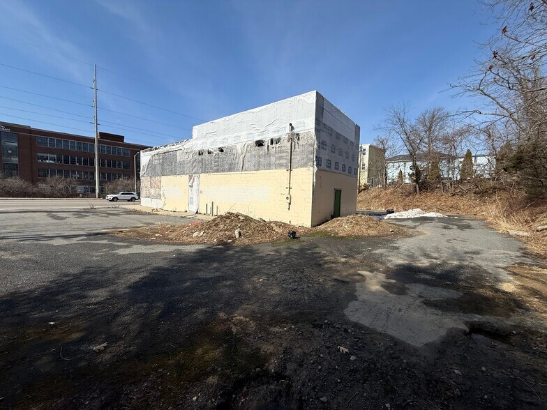 More Photos Of 342 W Boylston St, Worcester Freestanding For Sale