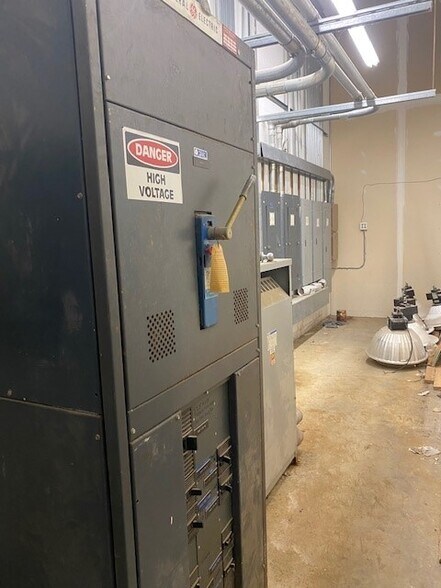 More Photos Of 2063 W 4th St, Mansfield Freestanding For Lease
