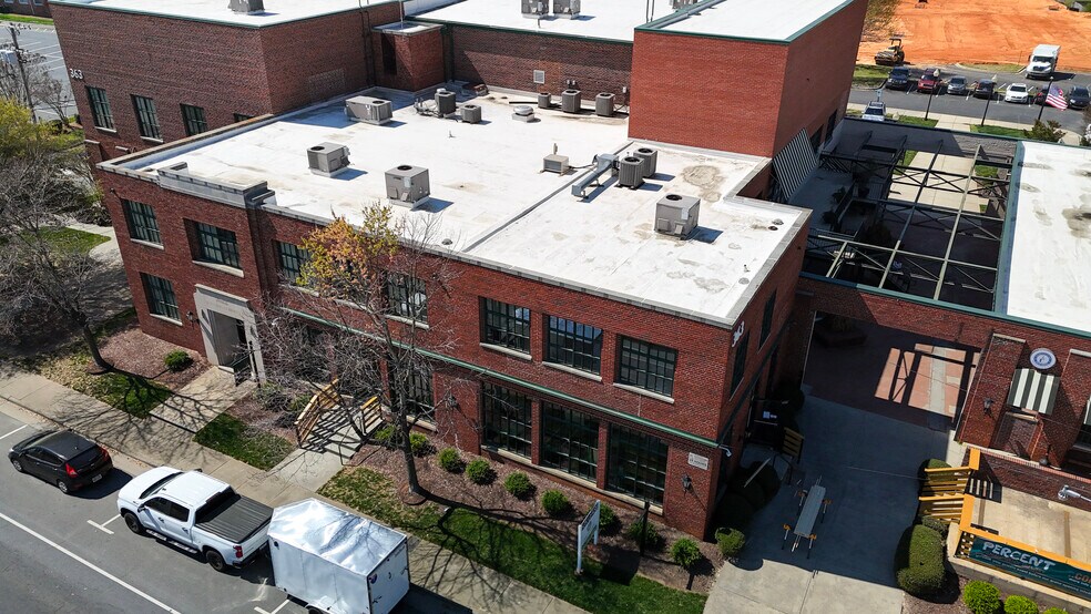 More Photos Of 363 Church St N, Concord Loft Creative Space For Lease