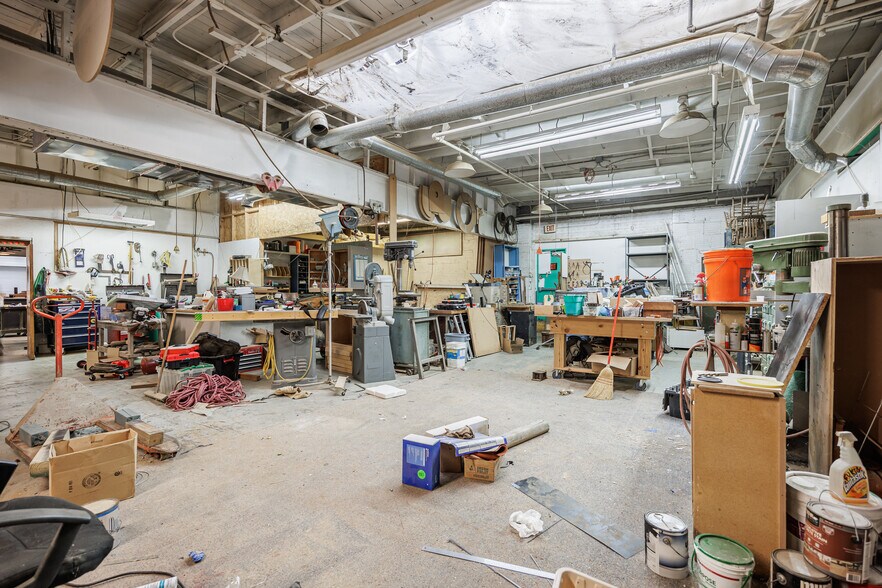 More Photos Of 1024 Garson Ave, Rochester Light Manufacturing For Sale
