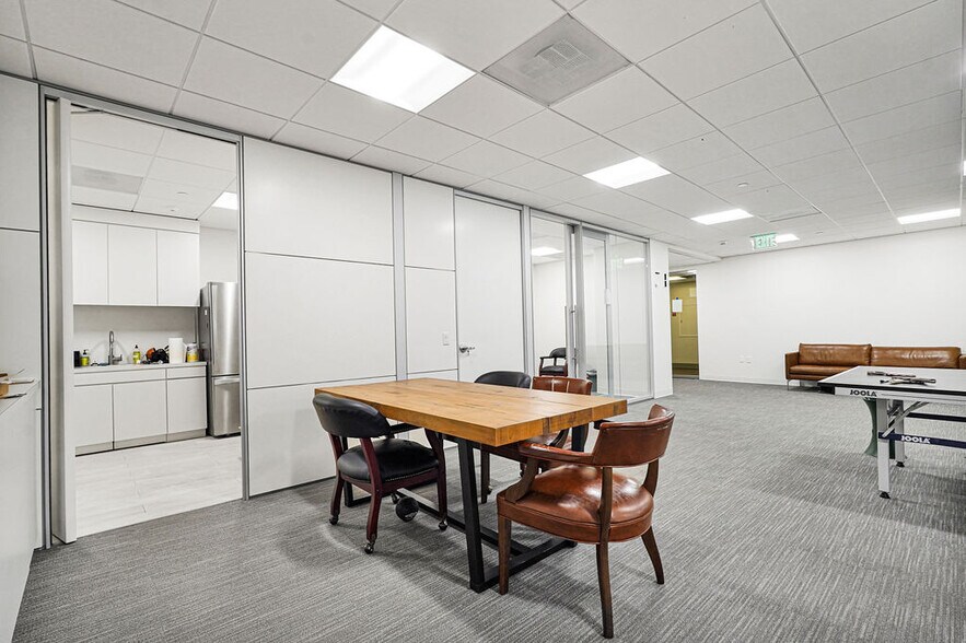 More Photos Of 1 SE 3rd Ave, Miami Office For Lease