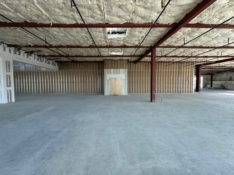 More Photos Of 4625-4635 Admiralty Way, Marina Del Rey Unknown For Lease