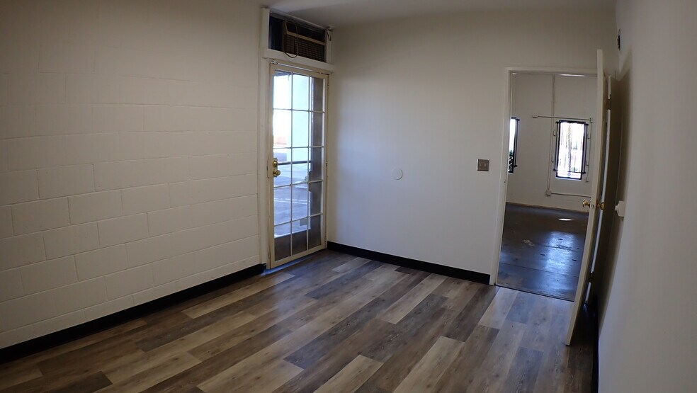 More Photos Of 815-825 Western Ave, Glendale Warehouse For Lease