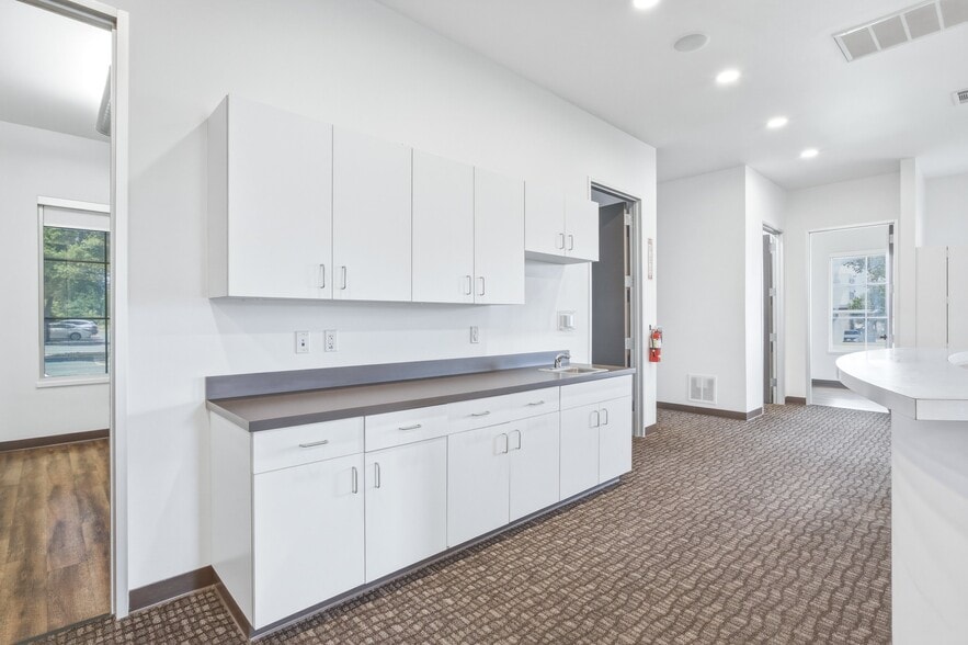 More Photos Of 12171 W Parmer Ln, Cedar Park Medical For Lease