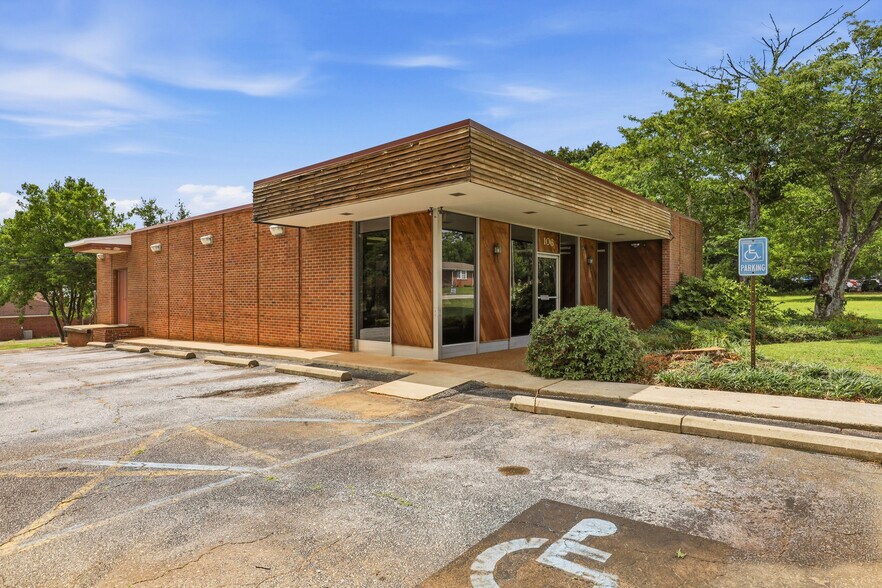 More Photos Of 106 S Texas Ave, Greenville Office For Sale