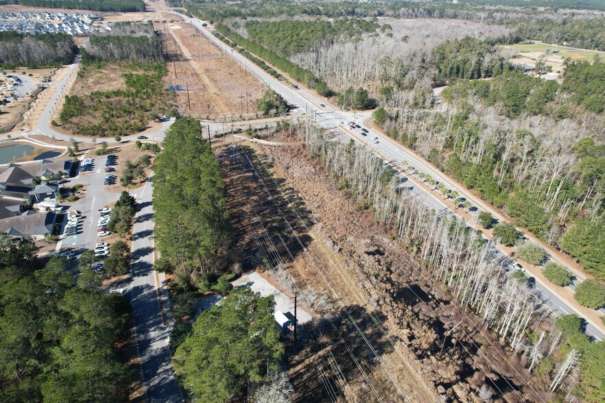 More Photos Of 5 Hampton Lake Dr, Bluffton Storefront Retail Office For Lease