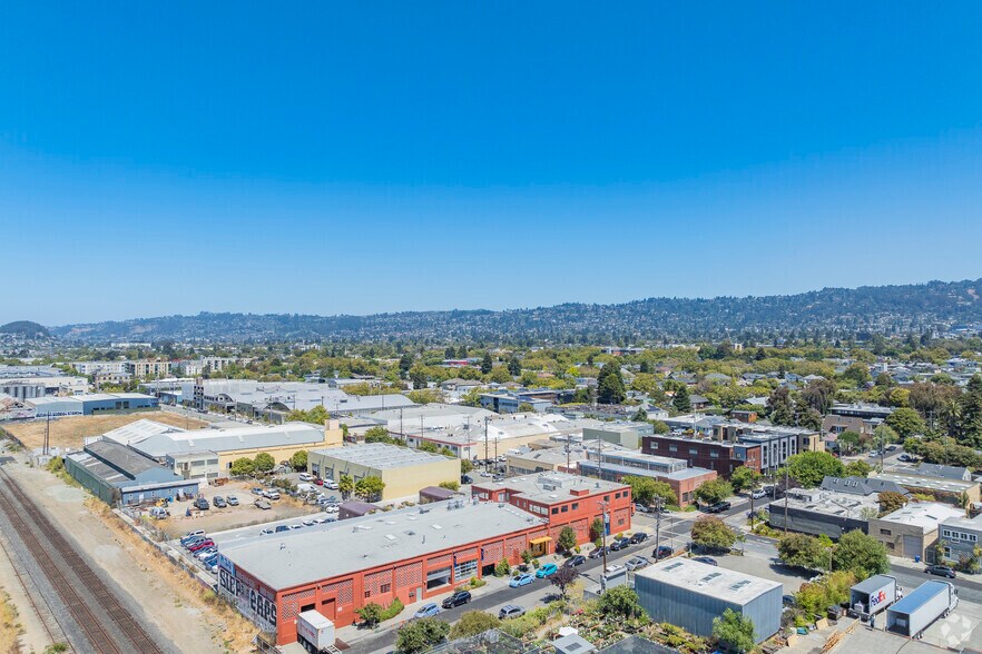 More Photos Of 2390 4th St, Berkeley Office For Lease