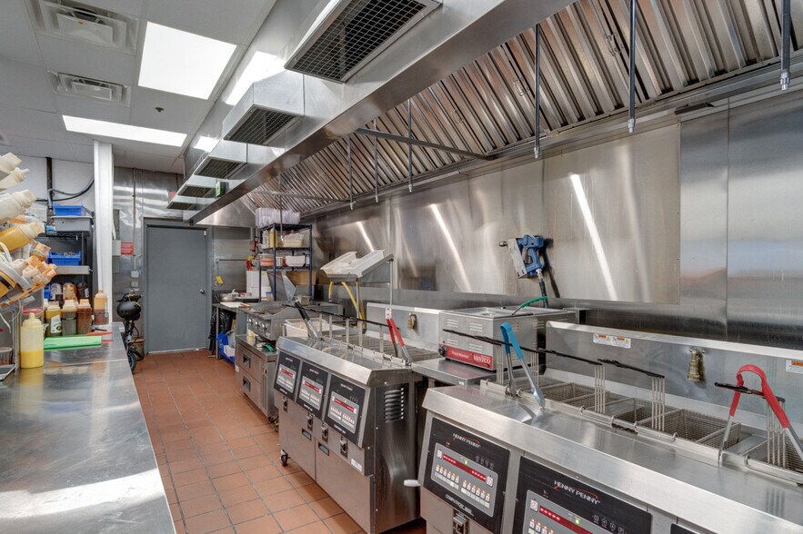 More Photos Of 351 Southland Dr, Lexington Fast Food For Sale
