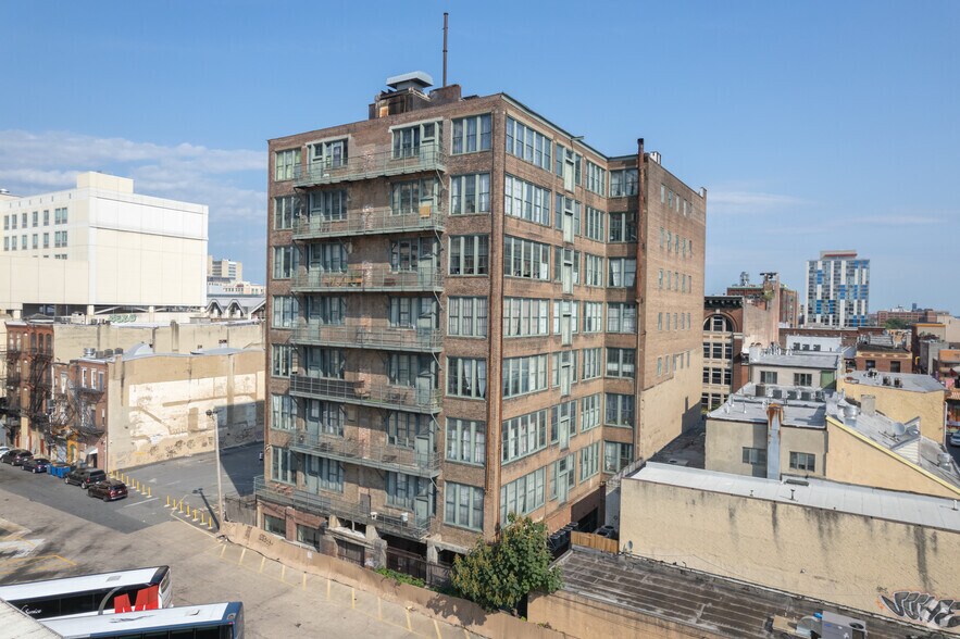 Primary Photo Of 1008-1010 Arch St, Philadelphia Apartments For Lease