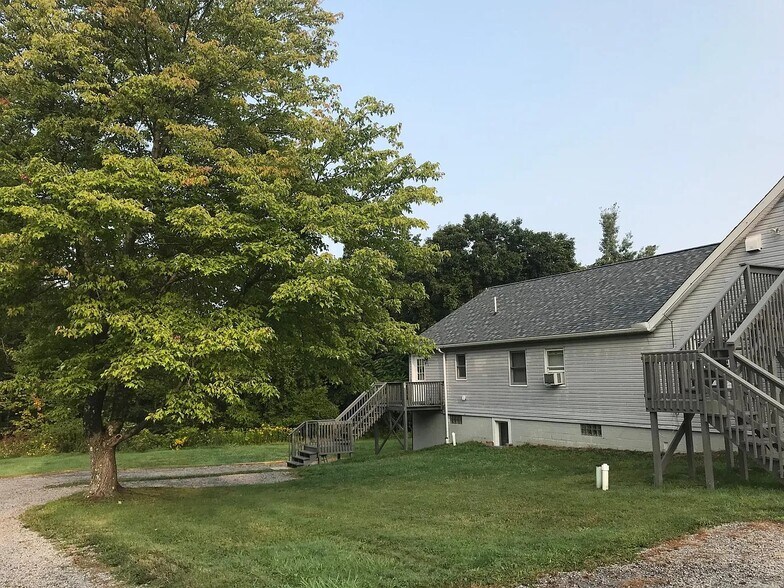 More Photos Of 147 Georgetown Rd, Beaver Falls Apartments For Sale