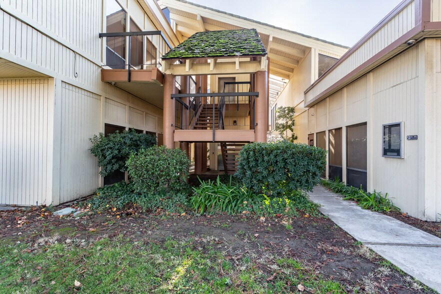 More Photos Of 2848 Arden Way, Sacramento Office For Lease